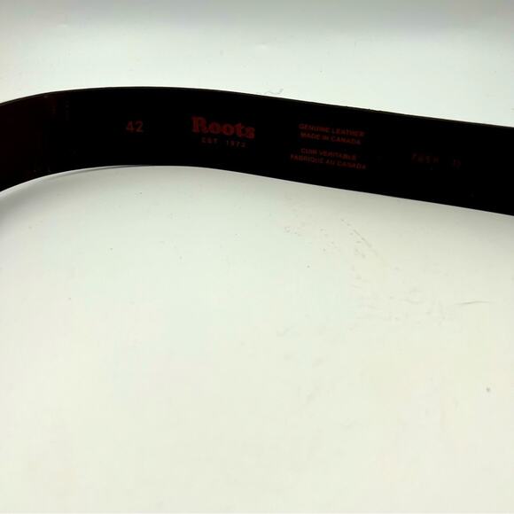 Roots Brown Leather Belt Sz 42 1.5” Wide Made in Canada Minimalist Rustic Casual - Picture 5 of 6